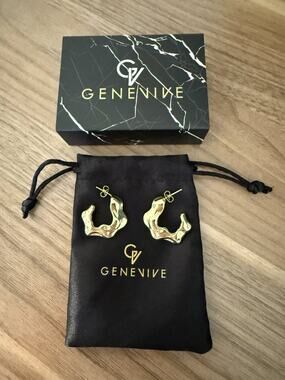 NIB Genevive 14K Gold Plated 30mm Molten Open Hoop Earrings